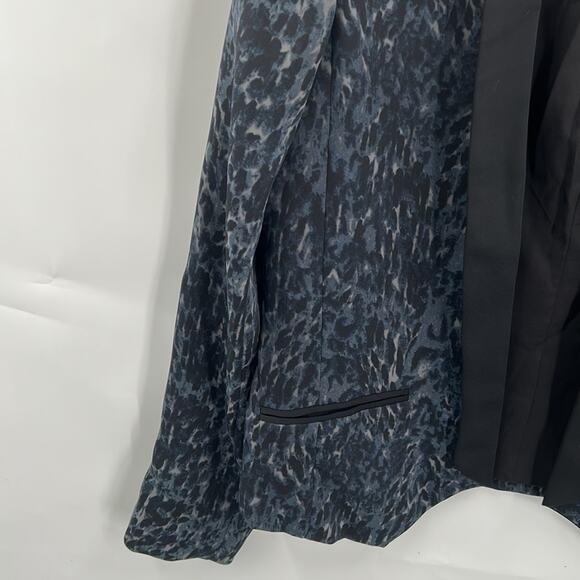 Trouve Women's Blue & Black Print Lined Open Front Blazer Jacket Size Small - Picture 3 of 14